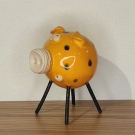 ŚWIŃKA ceramiczna żółta