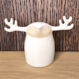 Łoś ceramiczny biały