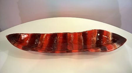 Patera łódka z czerwonym dekorem w pasy