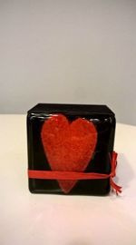 SZKATUŁKA z czerwonym sercem mała