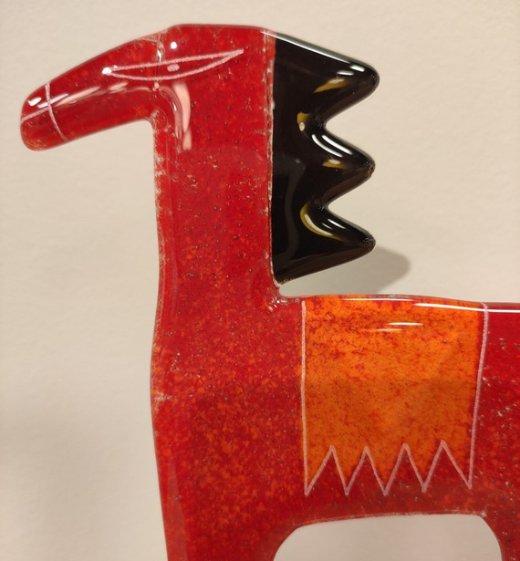 KOŃ szklany czerwony