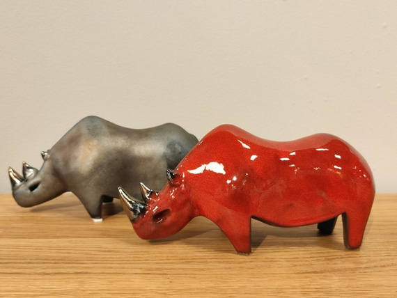 NOSOROŻEC ceramiczny srebrno-szary