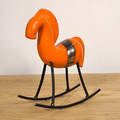 KOŃ na biegunach ceramiczny pomarańczowy