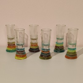 Komplet 6 KIELISZEKÓW słupek wielokolorowy