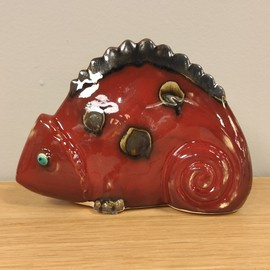 KAMELEON ceramiczny w kropki czerwony