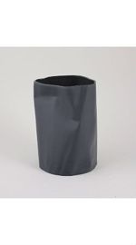 Wazon POGIĘTY średni czarny