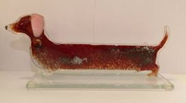 PIES szklany jamnik czerwony