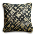 Poduszka beżowa z geometrycznym wzorem 45x45