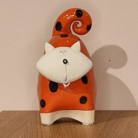 Kot ceramiczny pękaty pomarańczowy w kropki