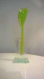 KWIAT szklany tulipan zielony średni