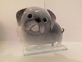 PIES szklany MOPS szary