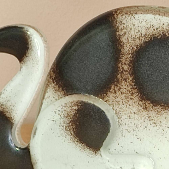 KOT szklany leżący biało-czarny