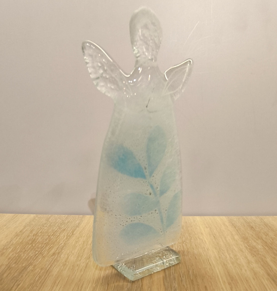 ANIOŁEK szklany przeżroczysty niebieską gałązką