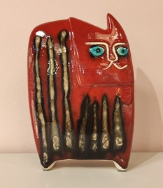 KOT ceramiczny czerwony w paski wysoki