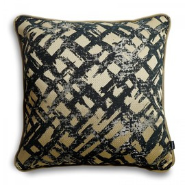 Poduszka beżowa z geometrycznym wzorem 45x45