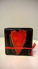 SZKATUŁKA z czerwonym sercem średnia